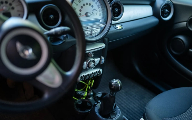 MINI ONE cena 9500 przebieg: 177777, rok produkcji 2007 z Szczecin małe 172